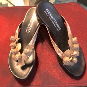 SZ 8 DONALD PLINER WEDGE SANDAL WEDGES MADE IN ITALY CIS S NICE W/LEOPARD PRINT